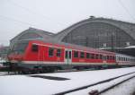 Wittenberger Kopf auf eine  Wesi  Silberling im Hbf Leipzig 22.12.2010