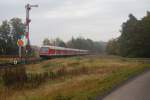 RB 14804 Rotenburg(Wmme) - Minden(Westf), hat soeben den Ort Estorf hinter sich gelassen und fhrt nun dem nchsten Halt in Petershagen-Lahde entgegen.