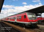 Frisch aus dem AW zurck (30.06.06): ein Steuerwagen der Bauart 482.1 an einer RB43 Cottbus - Falkenberg/E..