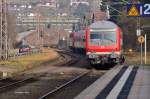 Nachschu auf eine RB nach Sinsheim(Elsenz), die gerade den Bahnhof Heidelberg Altstadt verlsst am Sonntagnachmittag den 3.Mrz 2013.