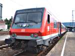 Ein Bnrdzf-Steuerwagen des RE 19455 aus Stuttgart Hbf am 23.08.06 im Knotenbahnhof Aalen. 