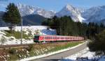 RB 59530 (Mittenwald-Mnchen Hbf) mit Schublok 111 031-1 bei Klais 13.10.13