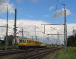 DB Netzinstandhaltung D-DB 99 80 9360 004-2 rangiert mit der 218 477 am Zugende am 14.05.2014 in Weimar.