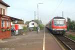 Am 13.9.07 hielt eine damals typische Wendezuggarnitur als RB von Lichtenfels nach Nürnberg in Eggolsheim auf Gleis 1.