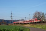 111 096 schiebt eine n-Wagen Garnitur als Leerreise am 28.Dezember 2015 bei Gundelsdorf in Richtung Lichtenfels.
