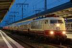 DB 103 245-7 mit Rheingold in Essen Hbf, das Fahrtziel war Berlin zur Feier des 35 j�hrigen Mauerfall, am 09.11.2024.