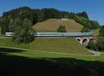 ALX 84142 von Mnchen nach Lindau berquert am 15.06.2014 im Tal der Oberen Argen das Viadukt bei Harbatshofen