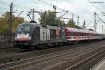 ES 64 U2-026 schob den HKX am 21.10.13 vom bhf harburg  nach kln 