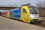 182 525/ES 64 U2-025 BoxXpress mit HKX 1802 in Hamburg Harburg, M�rz 2014.