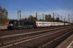 ES 64 U2 zog den HKX zum bhf hh-harburg am 17.04.14