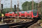 RE 2 nach D�sseldorf mit Schublok 146 004-7 bei der Einfahrt in Essen 22.7.2012