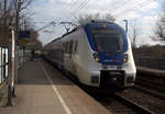 Der RE7 aus  Rheine nach Krefeld-Hbf  und kommt aus Richtung Köln,Dormagen,Nievenheim,Neuss-Allerheiligen,Neuss-Norf und fährt durch Neuss-Süd in Richtung Neuss-Hbf.