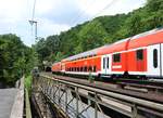 RSX-RHEIN-SIEG-EXPRESS MIT SIEGBRÜCKE UND TUNNEL HERCHEN/SIEG  Der RSX-AACHEN-KÖLN-SIEGEN(RE 9)am 3.6.2018 genau auf der SIEGBRÜCKE und vor der  Tunneleinfahrt in HERCHEN/SIEG,einem der