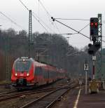 Auch das gibt es noch....,sehr freundliche Lokf�hrer bei der DB Regio:  Der mich hier freundlich mit hebendem Arm gr��end und dabei zwei gekuppelte Bombardier Talent 2 - 442 754 / 254 (vierteilig) und