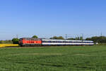 218 451-3 (MZE) mit dem RE10 nach Kleve in Meerbusch B�singhoven, 23. April 2026