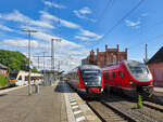 Als Ersatzzug für den RE11 pendelt 642 560 mit einem weiteren 642 zwischen Kassel und Warburg mit Anschluss an die zusätzliche RB89 der eurobahn nach Hamm. In Hamm besteht Anschluss an den TRI Ersatzzug. Planmäßig ist 633 607 als RE57 auf der Sauerlandstrecke unterwegs. August 2025