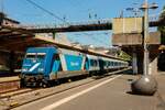 TCS 101 133-7 traincharter mit RE13-Ersatzzug in Wuppertal Hbf, April 2025.