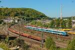 DB 111 189 schiebend mit GfF Wittenberger Steuerwagen mit RE13 Ersatzzug  Maas-Wupper-Express  in Wuppertal, April 2025.