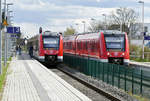 620 535 nach Bonn und 620 543 nach Bad Münstereifel (S 23) im Bf Odendorf - 14.04.2018