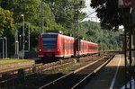 RB33 nach Duisburg und Heinsberg, der Zug der hier noch in Kohlscheid im Doppepack bei der Einfahrt zu sehen. 31.7.2016