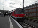 RB 65 (Ems-Bahn)- Verstärker, steht abfahrtsbereit am Hauptbahnhof Münster (Westf.). Mit Karlsruher Steuerwagen n-Wagen, und BR 111 als Schublok. 

Oktober 2017