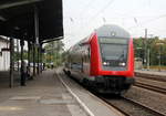Ein RE1 aus Hamm(Westfalen) nach Aachen-Hbf und fährt in Eschweiler-Hbf ein und fährt dann weitwe in Richtung Stolberg(Rheinland-Hbf),Aachen-Eilendorf,Aachen-Rothe-Erde,Aachen-Hbf.
