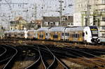 Nachschuss auf den aus Köln Hbf ausfahrenden RE 5 nach Koblenz (mit 462 035 als zweitem Wagen), 28.12.19.