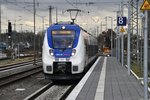 RHEINE (Kreis Steinfurt), 21.12.2015, Triebwagen 862 der Bahngesellschaft national express als RE-7 bei der Einfahrt in den Bahnhof Rheine; dieser Zug fährt anschließend als RE-7 zurück