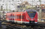 RE 8-Kurzzug 1440 376 nach Koblenz bei der Einfahrt in den Kölner Hbf, 28.12.19.