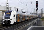 462 007 und 010 als RE 11, der ersten RRX-Vorlauflinie, in Düsseldorf Hbf, 12.12.18.