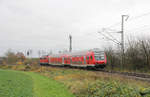 Nur noch wenige Tage ist die DB auf dem Porta-Express zwischen Nienburg (Weser) und Bielefeld unterwegs.
Ab Fahrplanwechsel 2017 übernimmt dann die Eurobahn die Linie.
Dieses Foto entstand in Dankersen, einem Stadtteil im Osten von Minden.
Die Loknummer ist mir nicht mehr bekannt.
Aufnahmedatum: 27. November 2017