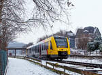 Der VT 502 (95 80 1648 102-9 D-HEB / 95 80 1648 602-8 D-HEB) ein Alstom Coradia LINT 41 der neuen Generation / neue Kopfform der HLB (Hessische Landesbahn GmbH) erreicht am 17.01.2021, als RB 96  Hellertalbahn  (Dillenburg - Haiger - Neunkirchen - Herdorf - Betzdorf), Umlauf 61778, bald den Bahnhof Herdorf.

Nochmals einen lieben Gruß an den freundlichen Tf zurück.
