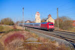 101 069 DB Fernverkehr mit IC 2083/2085 (Hamburg-Altona - Berchtesgaden Hbf / Oberstdorf bei Herrnberchtheim, 21.12.2021
