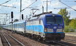 ČD - České dráhy a.s. mit der ELL Vectron   193 289 [Name: Flora][NVR-Number: 91 80 6193 289-6 D-ELOC] und EC aus Prag am 04.09.18 Bf. Flughafen Berlin-Schönefeld.