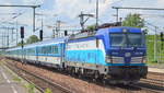 ČD - České dráhy a.s. mit der ELL Vectron  193 298  [Name: Fidorka][NVR-Nummer: 91 80 6193 298-7 D-ELOC] mit EC aus Prag Richtung Berlin am 21.05.19 Bf. Flughafen Berlin-Schönefeld.