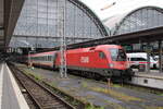 ÖBB 1116 100 mit dem EC 219  Chiemgau  nach Graz Hbf, am 03.04.2024 in Frankfurt (M) Hbf.