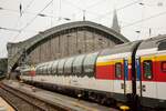 EC-Panoramawagen  Gotthard Panoramaexpress  beim letzten EC7 nach Basel in Köln Hbf, Dezember 2025.