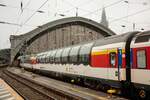 EC-Panoramawagen  Gotthard Panoramaexpress  beim letzten EC7 nach Basel in Köln Hbf, Dezember 2025.
