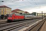 Einfahrt am 28.08.2015 von 101 101-4 mit dem IC 2024 (Passau Hbf - Hamburg Altona) auf Gleis 5 in Regensburg Hbf.