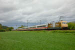 DB 101 071  Zeit f�r Gold  schiebt IC in Namedy, April 2019.