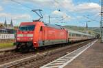 DB 101 135-2 mit IC2012 (Stuttgart-Dortmund) in Boppard Hbf, Juli 2025.