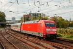 DB 101 066-9 mit IC2157 nach Gera bei der Durchfahrt in Wuppertal, September 2025.