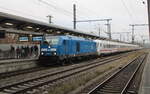 PRESS 246 049-2 (92 80 1246 011-1 D-PRESS) mit dem IC 2155 von Köln Hbf nach Gera Hbf, am 13.12.2025 in Erfurt Hbf. Die Lok ist ab Gotha am Zug.