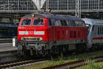 D-DB 218 322-6 fuhr am 13.05.2026 mit dem letzten IC 2264 lautstark aus dem L�becker Hbf (AL). Zuvor kam IC 2264 aus Hamburg Hbf (AH) nach L�beck Hbf (AL), und setzte dann seine Fahrt nach Rostock Hbf (WR) fort.

[Herzliche Gr��e zur�ck an die beiden TF :)]
