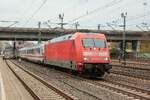 DB 101 056-0 mit IC in Hamburg Harburg, April 2026.
