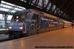 DB 101 042-0  Eco�phant  mit IC132 in K�ln Hbf, Dezember 2013.