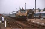 218-280-6 mit einem Interregio im Bahnhof von Grevesmhlen im Jahre 1994