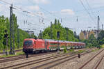1216 007 führte am 11.06.25 den RJX 60 vorbei am Münchner Heimeranplatz Richtung Hbf.