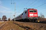 Einfahrt am 22.12.2016 von der Freiburger 111 062-6  Neuenburg am Rhein  mit ihrer RegionalBahn (Offenburg - Neuenburg (Baden)) in den Bahnhof von Müllheim (Baden).