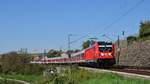 147 001 zieht einen n-Wagen Park über die Frankenwaldbahn gen Osterburken und hat vor kurzem Lauffen (Neckar) verlassen. Aufgenommen am 18.04.2019 11:23